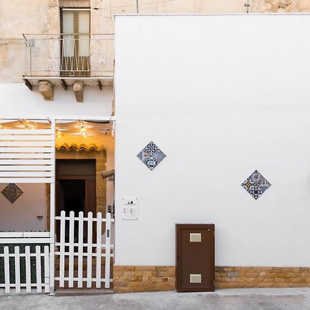 Centro Storico Sciacca - Casa Di Pisa Cortile Termine Exterior foto